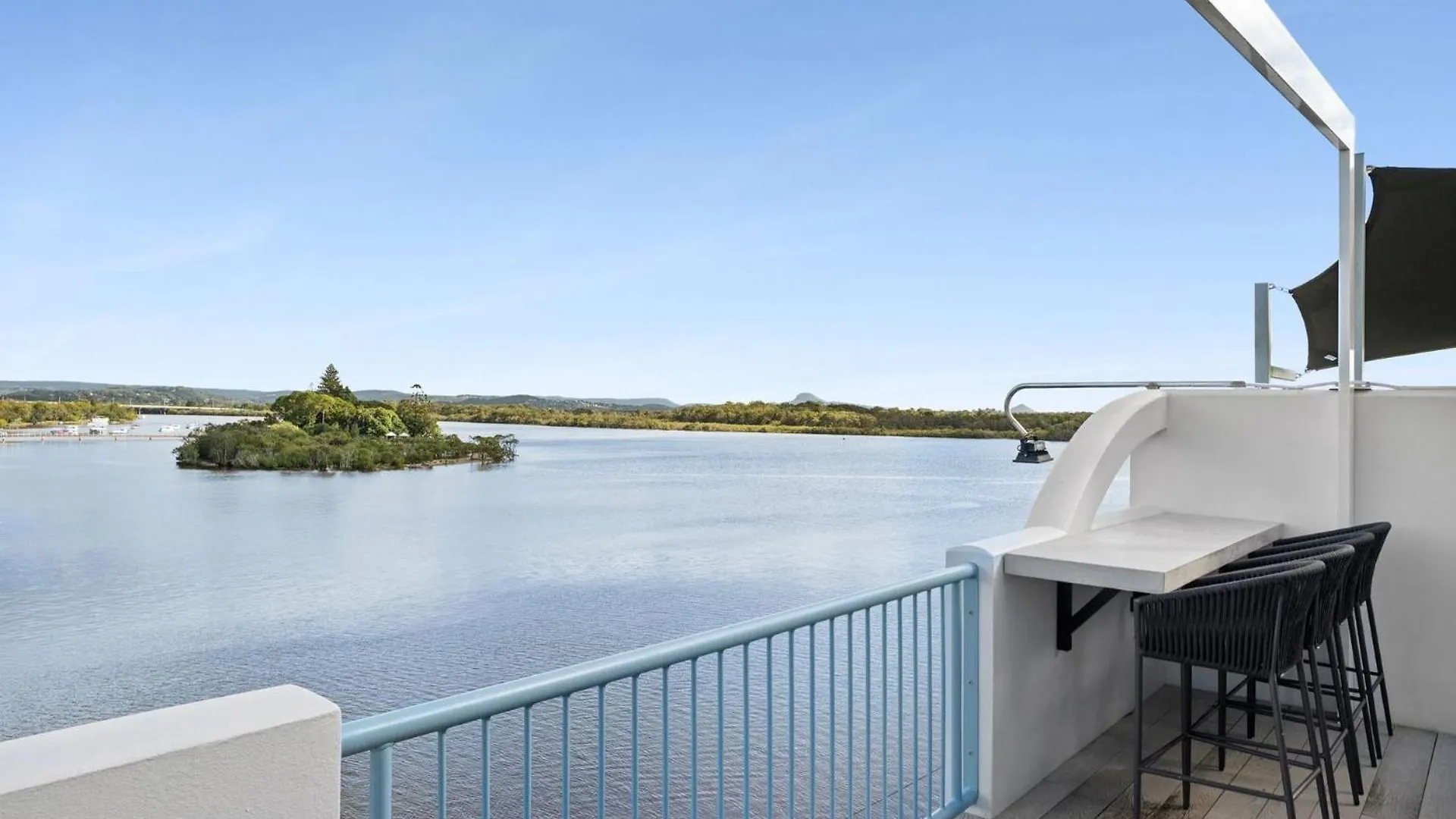 Lejlighed Stunning Rooftop Retreat With Private Jacuzzi Maroochydore